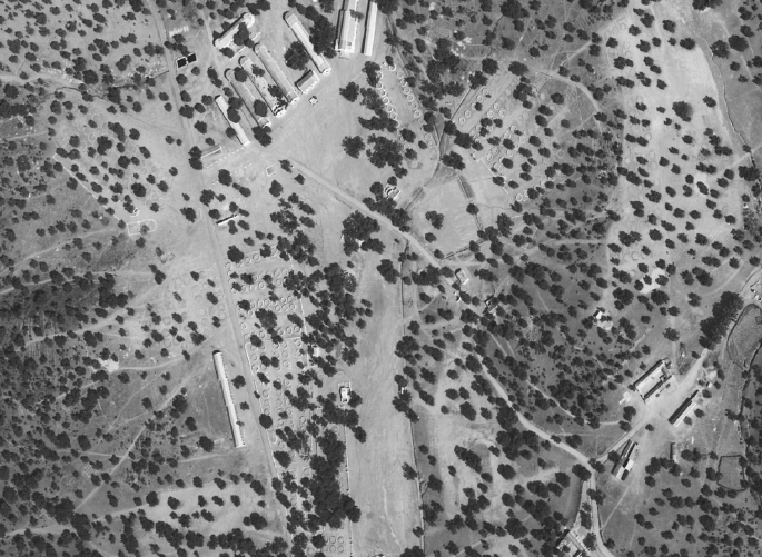 Detalle del campamento militar de Cerro Muriano, septiembre de 1962. Fondo CETFA, propiedad del IECA