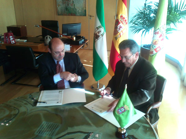 Firma de convenio con el Consejo Andaluz de Cámaras de Comercio y presentación del Producto a empresas