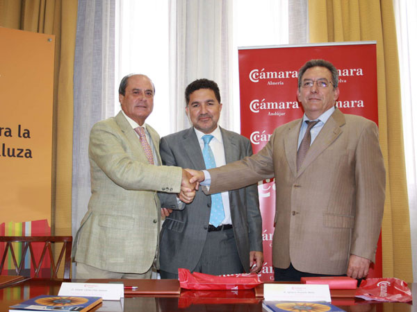 Firma de convenio con el Consejo Andaluz de Cmaras de Comercio y presentacin del Producto a empresas
